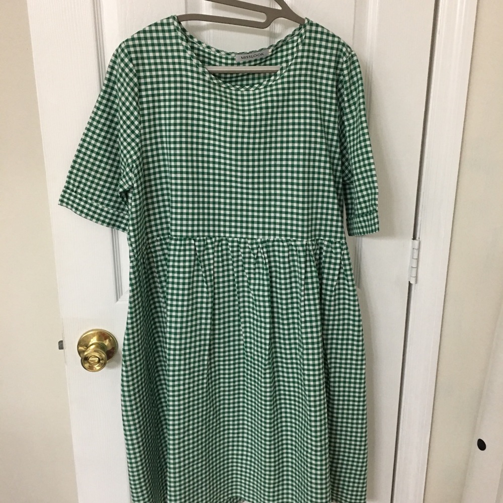 Green/white gingham check dress